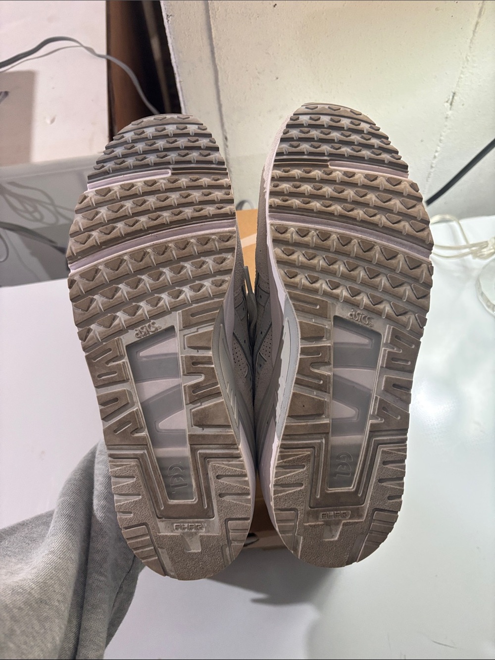 ASICS Glacier Grey GEL-LYTE III RE Sneakers - Picture 3 of 4